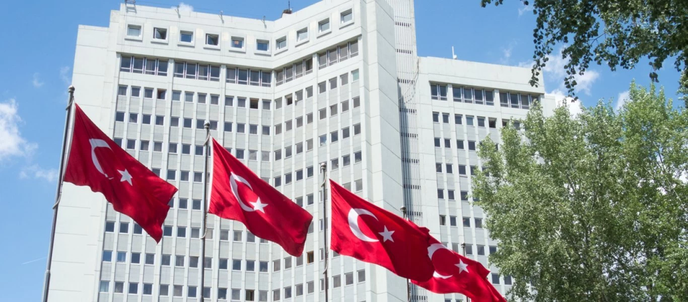 Τουρκικό ΥΠΕΞ εναντίον Χ.Χαφτάρ για τη χθεσινή αεροπορική επίθεση στην Τρίπολη